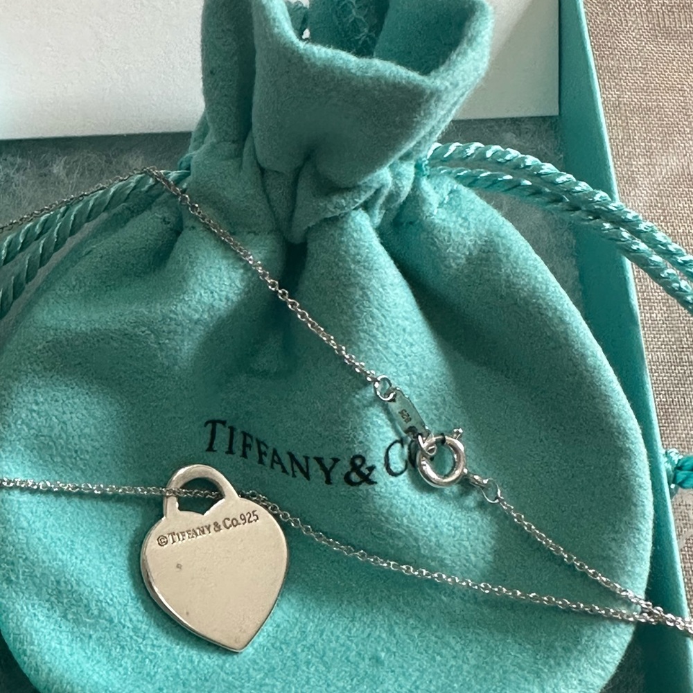 💙Tiffany  & Co 💙 heart necklace Sterling silver Authentic - Picture 9 of 15